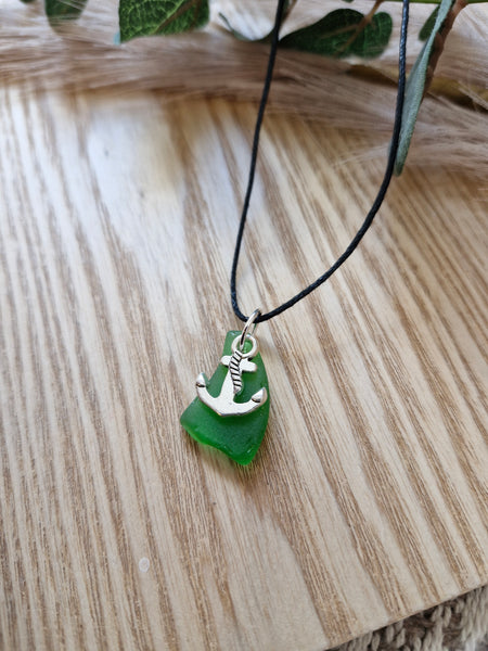 Ocean depths - Anchor seaglass necklace